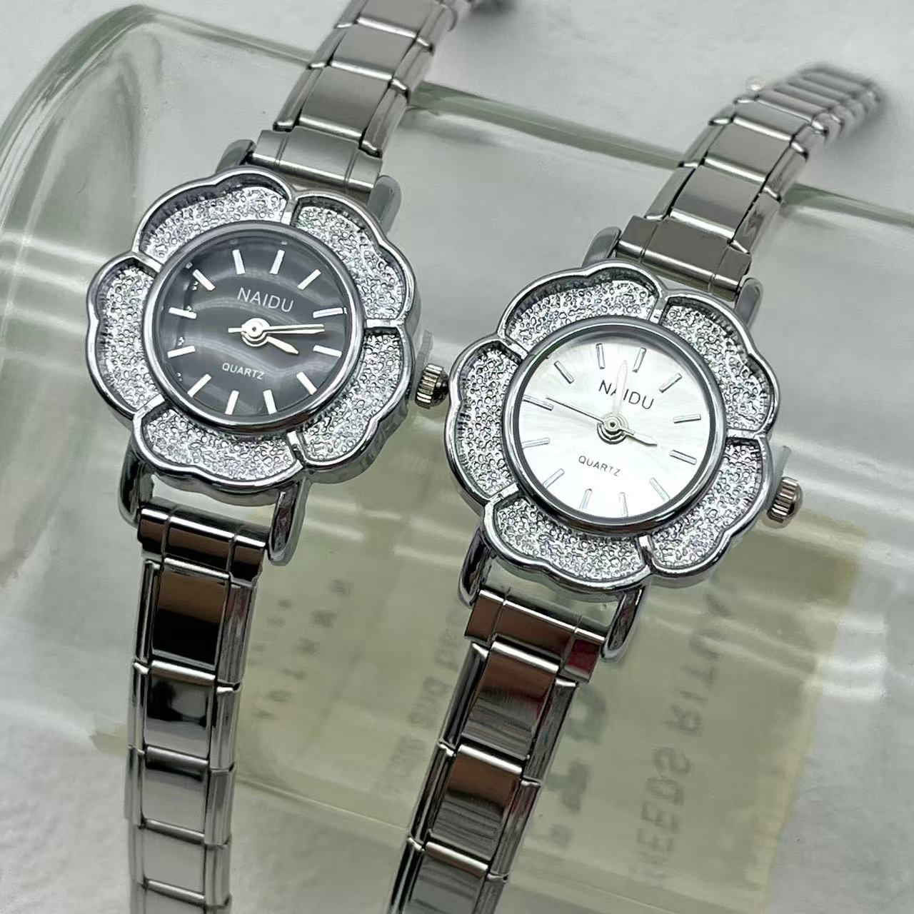 Luxury Watch Gift For Her - Kadın Kuvars Saatler Zirkonya Çiçek Kakma